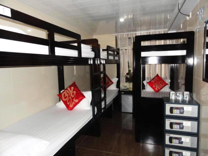 Hostel 16 Paris Guest House Block E Reception 10Th Floor Hong Kong Exterior photo