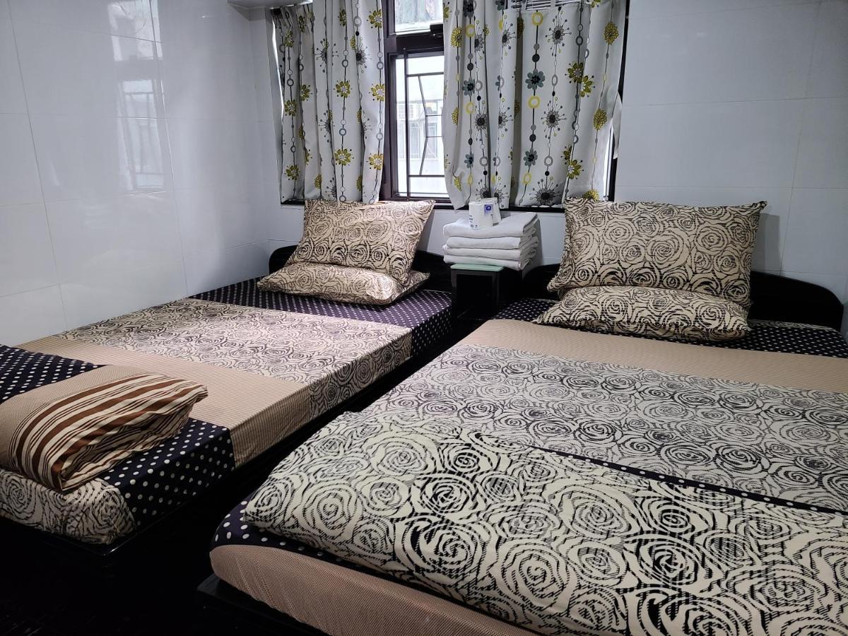 Hostel 16 Paris Guest House Block E Reception 10Th Floor Hong Kong Exterior photo