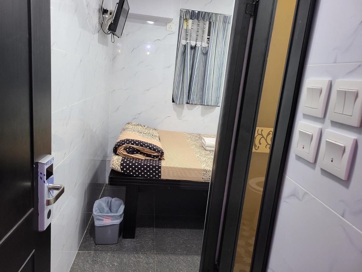 Hostel 16 Paris Guest House Block E Reception 10Th Floor Hong Kong Exterior photo